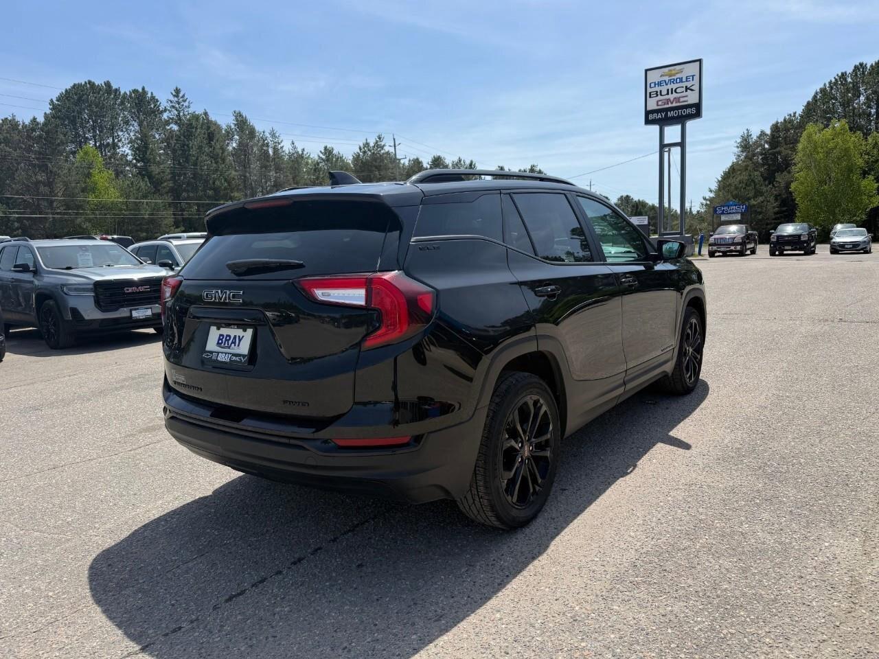 2022 GMC Terrain SLE LEASE RETURN. SUNROOF. ALL WEATHER MATS. LUGGA Photo