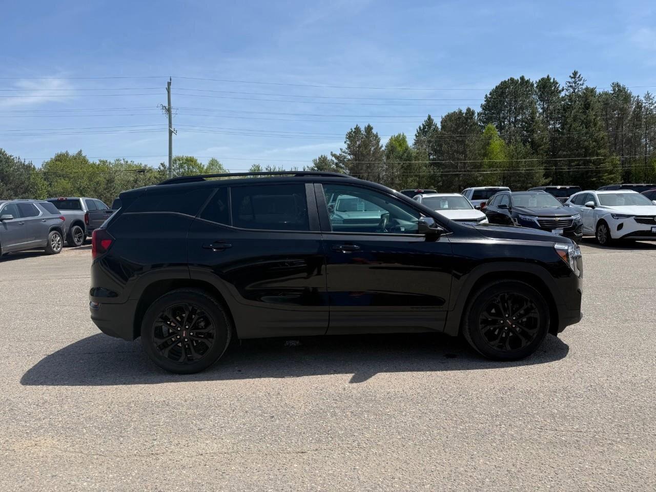 2022 GMC Terrain SLE LEASE RETURN. SUNROOF. ALL WEATHER MATS. LUGGA Photo