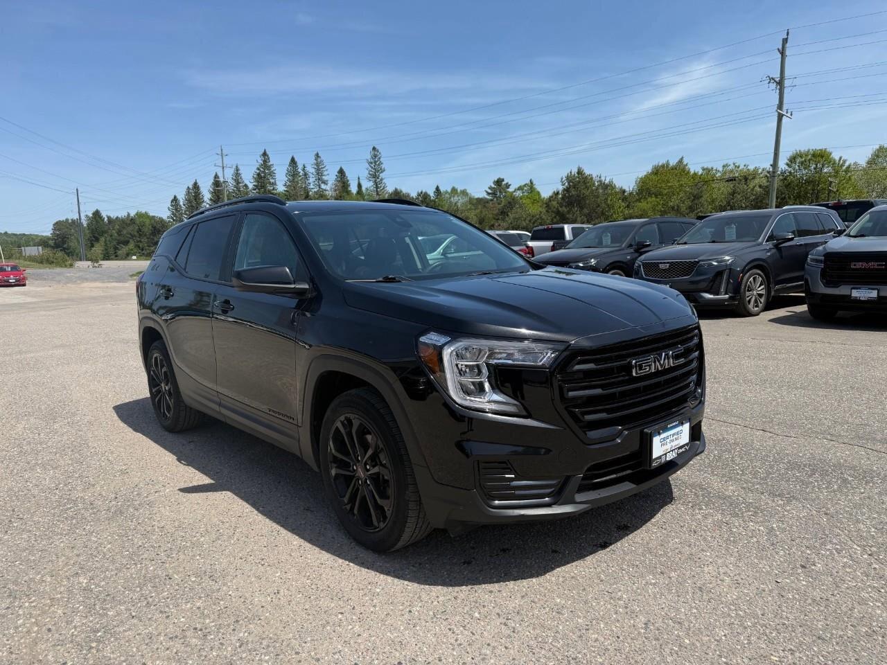 2022 GMC Terrain SLE LEASE RETURN. SUNROOF. ALL WEATHER MATS. LUGGA Photo
