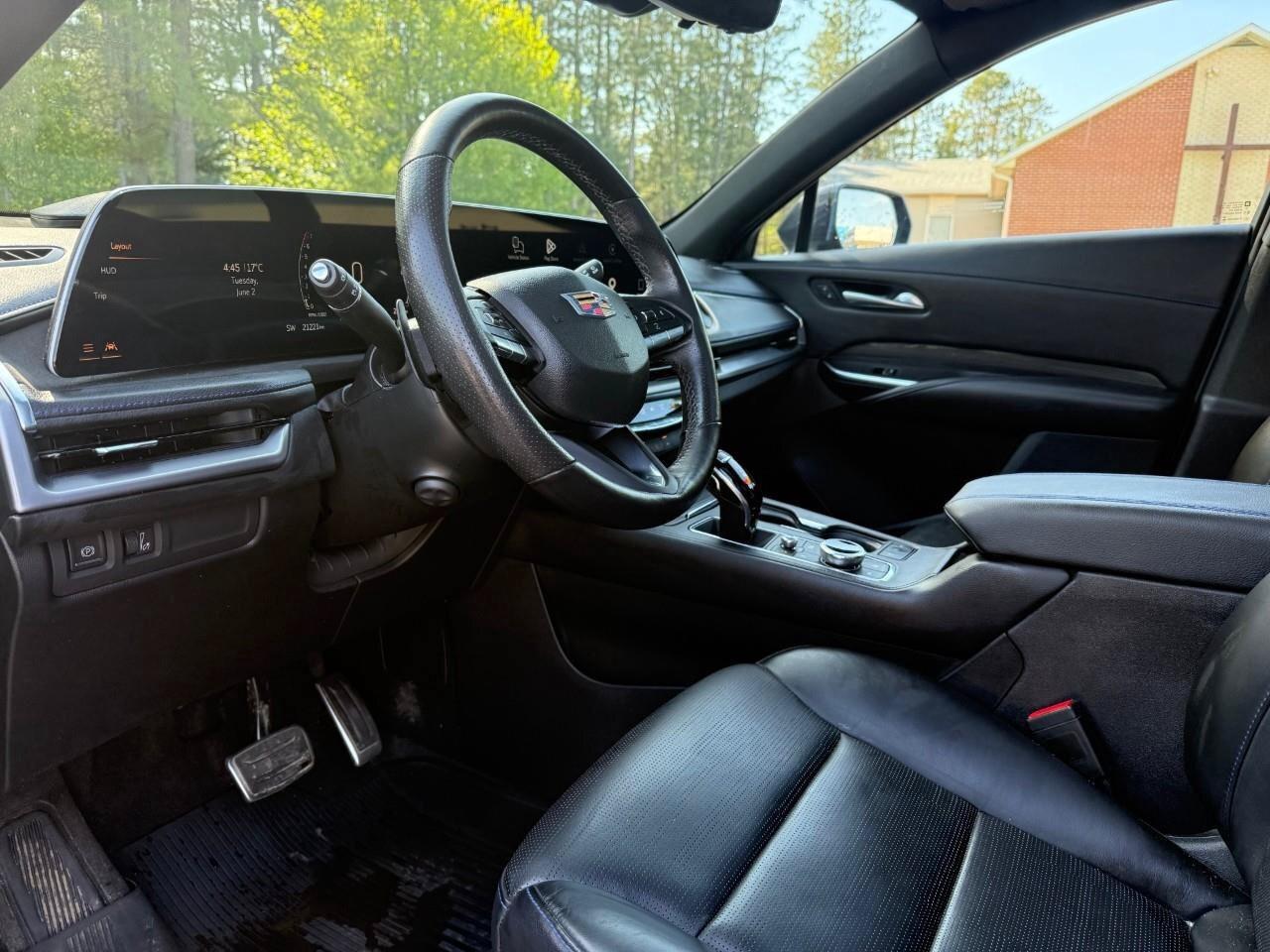 2024 Cadillac XT4 AWD Sport ALL WEATHER MATS. PANORAMIC SUNROOF. LEA Photo