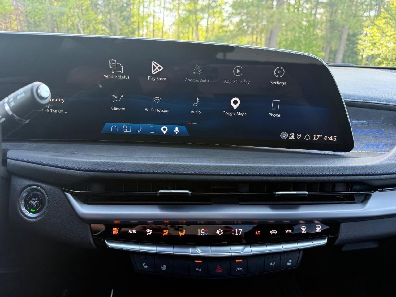 2024 Cadillac XT4 AWD Sport ALL WEATHER MATS. PANORAMIC SUNROOF. LEA Photo