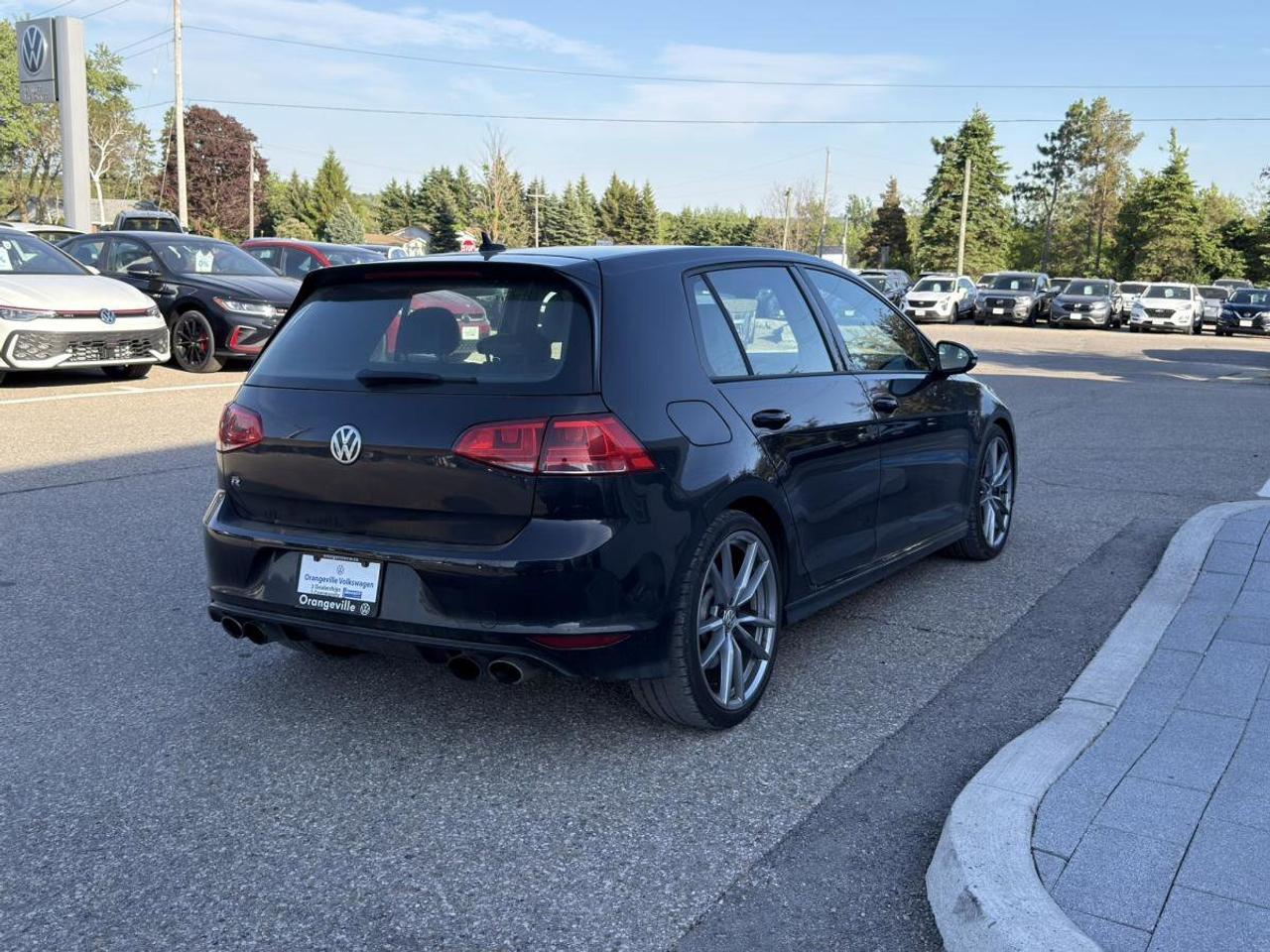 2017 Volkswagen Golf R 5dr HB DSG Photo