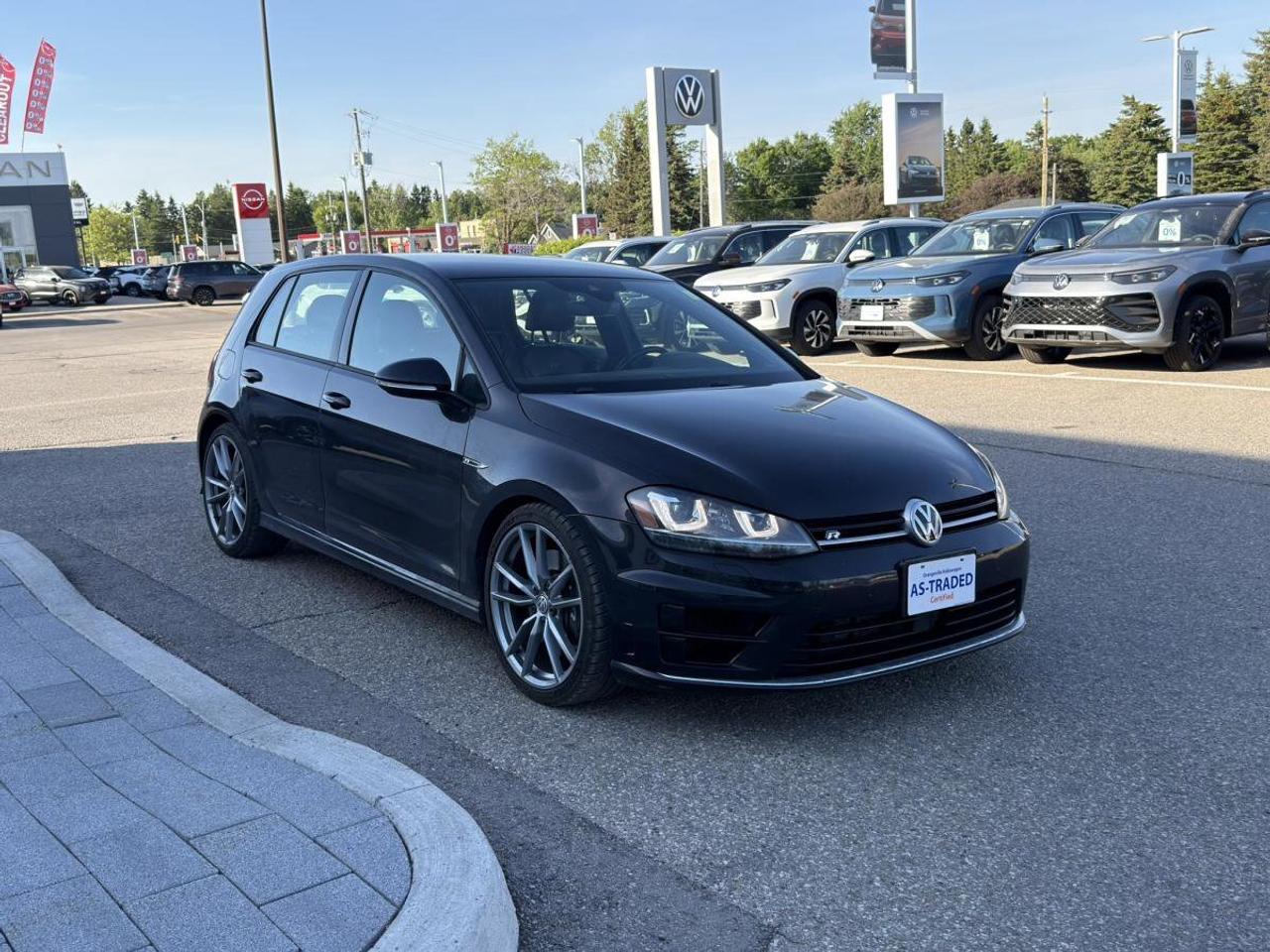 2017 Volkswagen Golf R 5dr HB DSG Photo