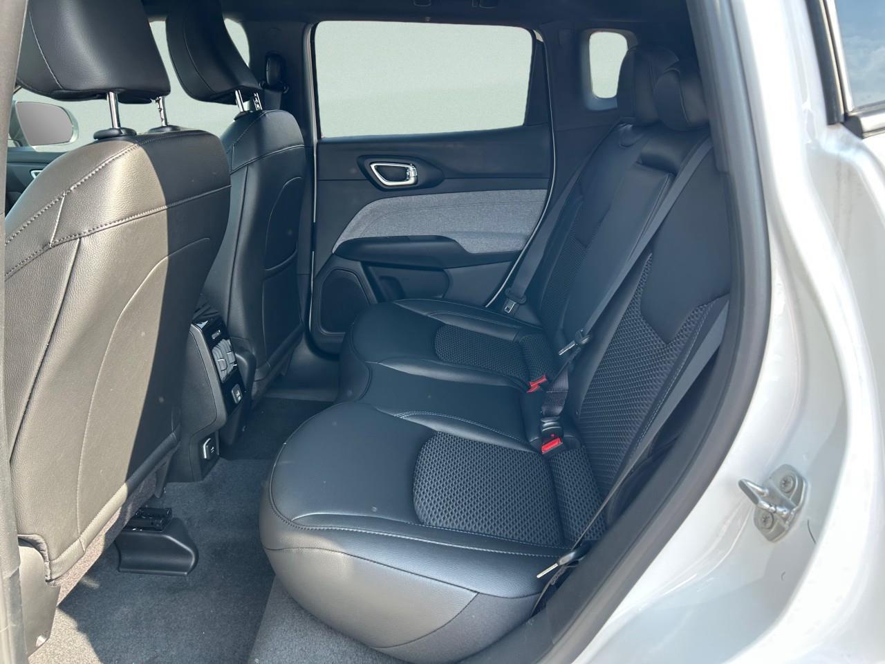 2025 Jeep Compass NORTH 4X4 Photo