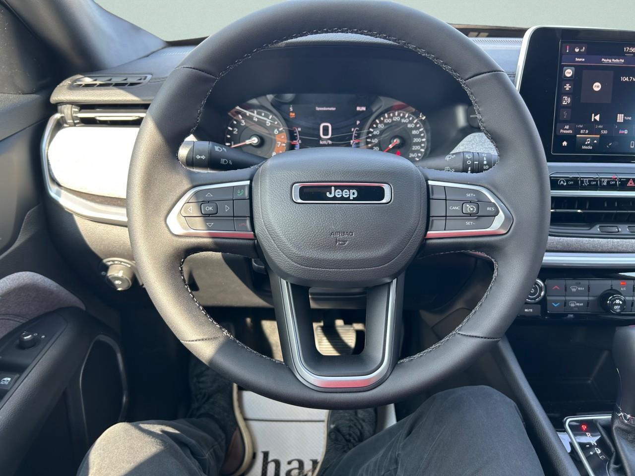 2025 Jeep Compass NORTH 4X4 Photo