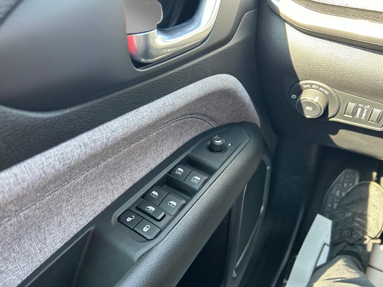 2025 Jeep Compass NORTH 4X4 Photo