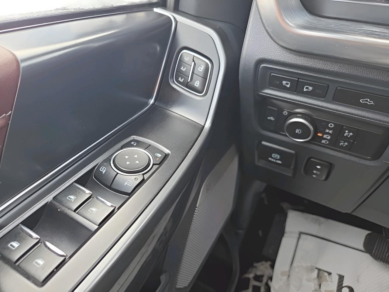 2022 Ford F-150 Lariat 4WD SuperCrew 5.5' Box Photo