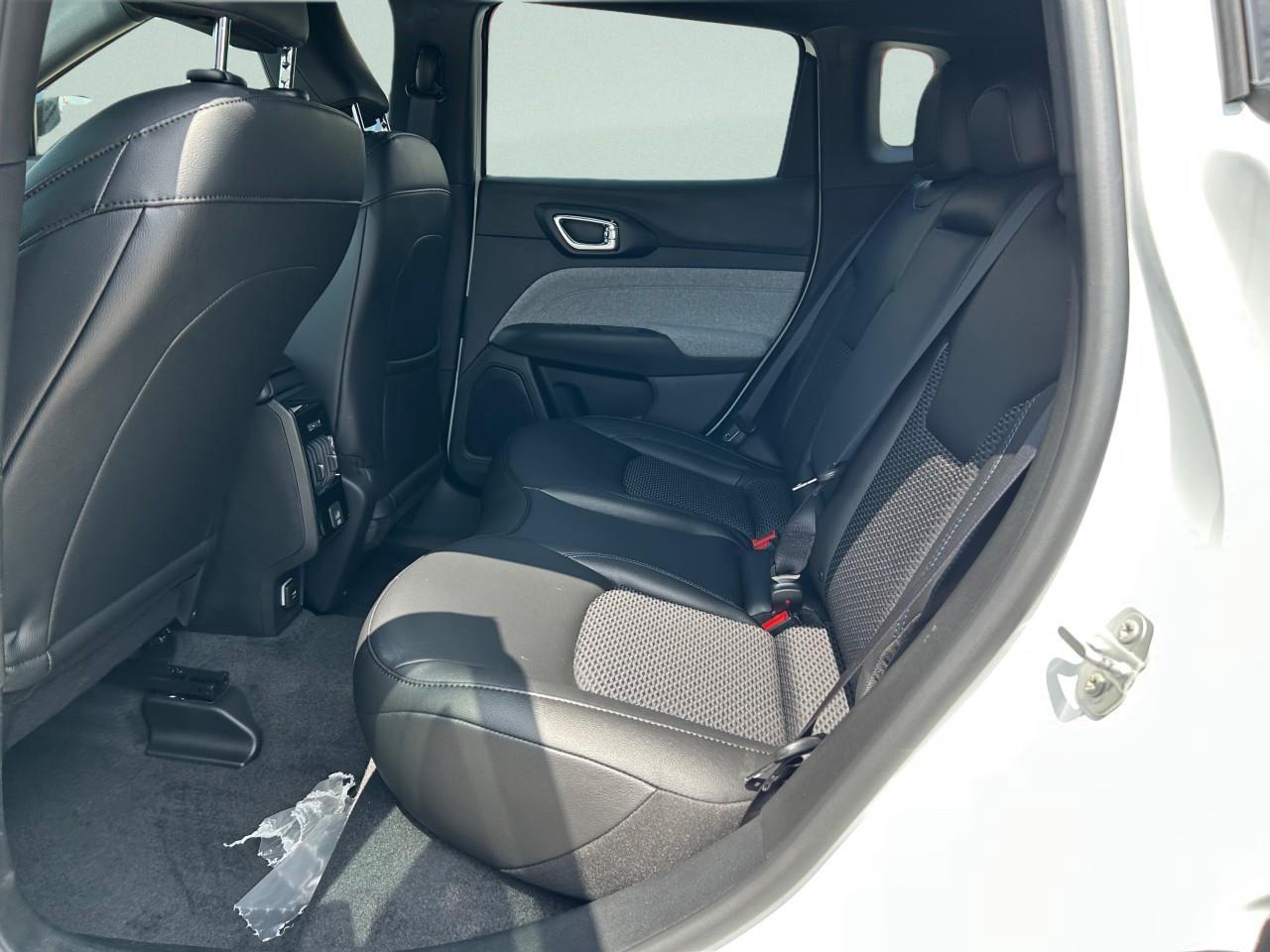 2025 Jeep Compass NORTH 4X4 Photo