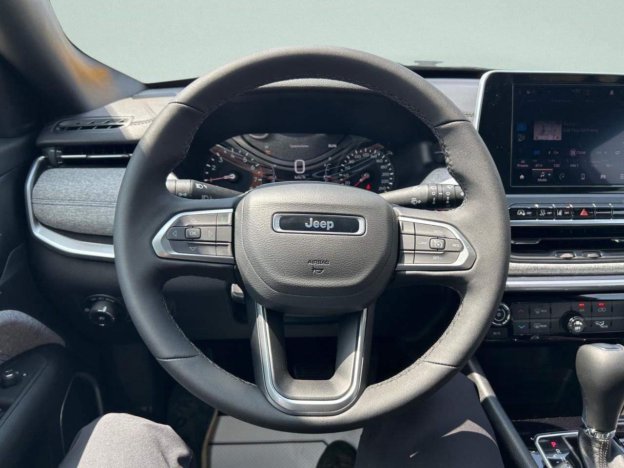 2025 Jeep Compass NORTH 4X4 Photo