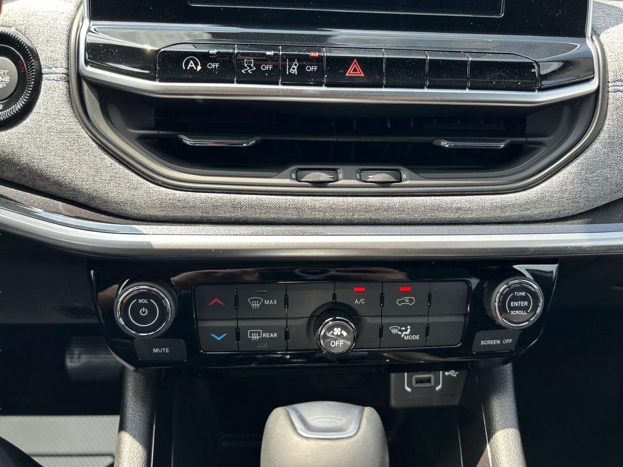2025 Jeep Compass NORTH 4X4 Photo