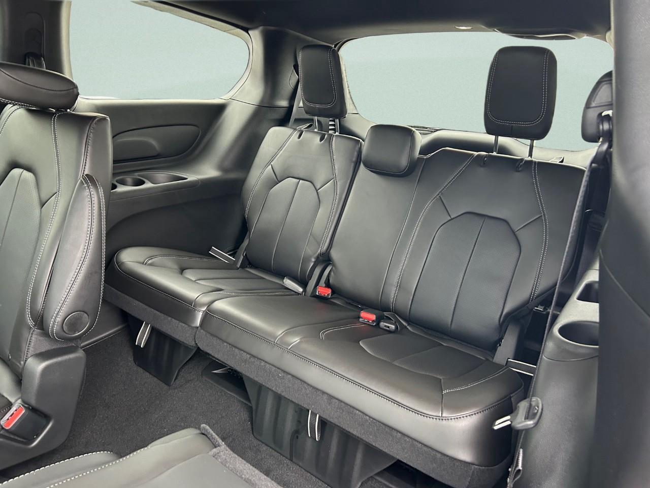 2026 Chrysler Pacifica Select FWD Photo