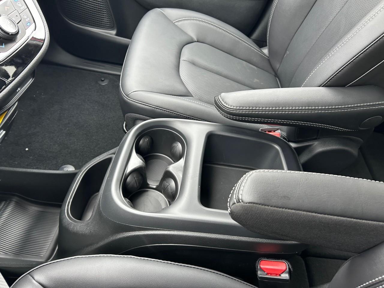 2026 Chrysler Pacifica Select FWD Photo