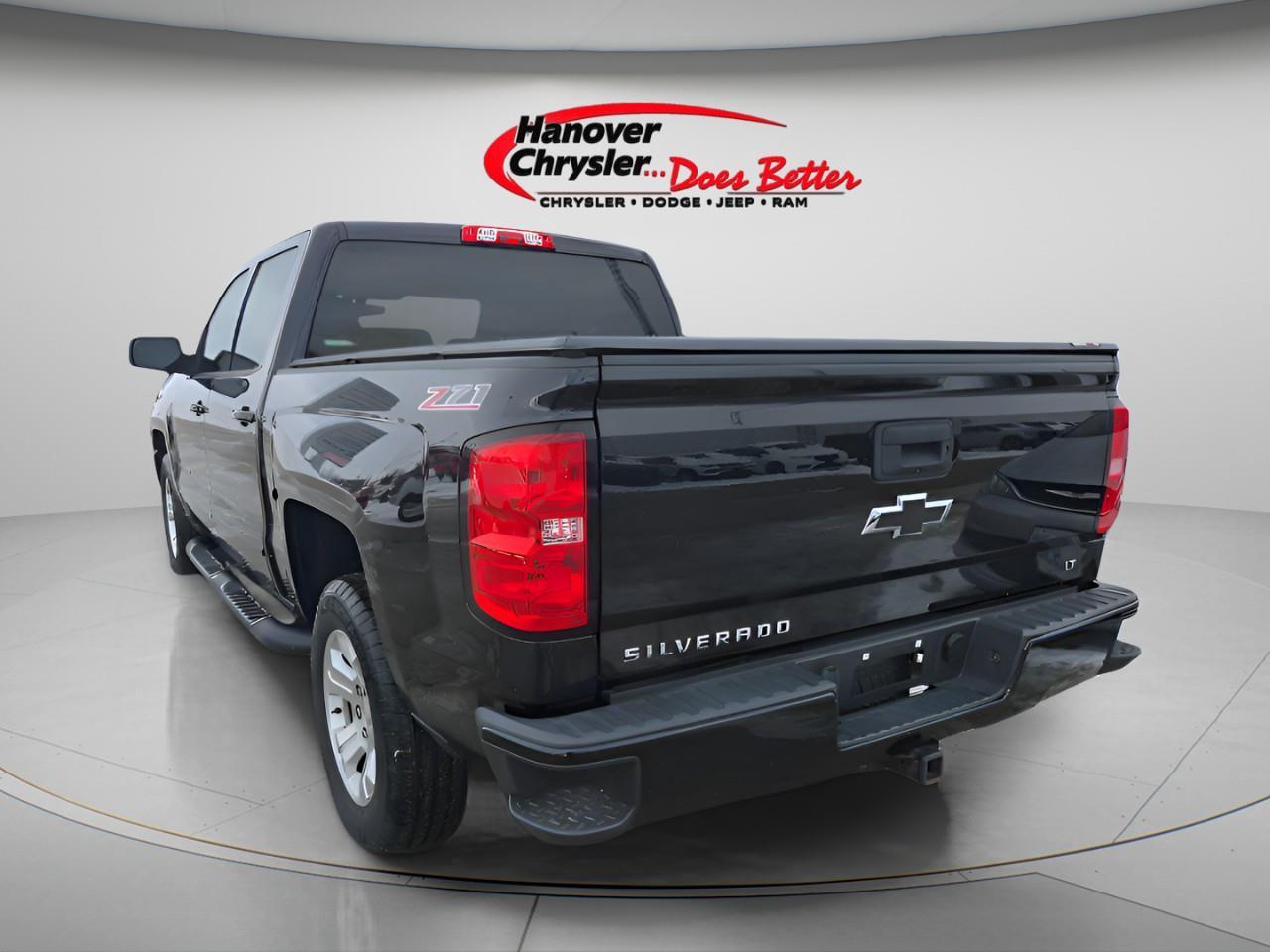 2017 Chevrolet Silverado 1500 Crew Cab Short Box 4-Wheel Drive LT w/1LT Photo