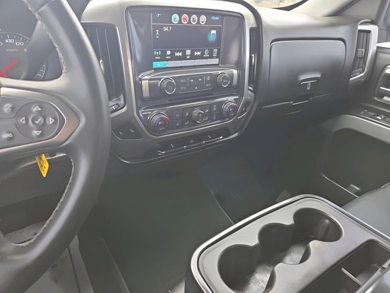 2017 Chevrolet Silverado 1500 Crew Cab Short Box 4-Wheel Drive LT w/1LT Photo