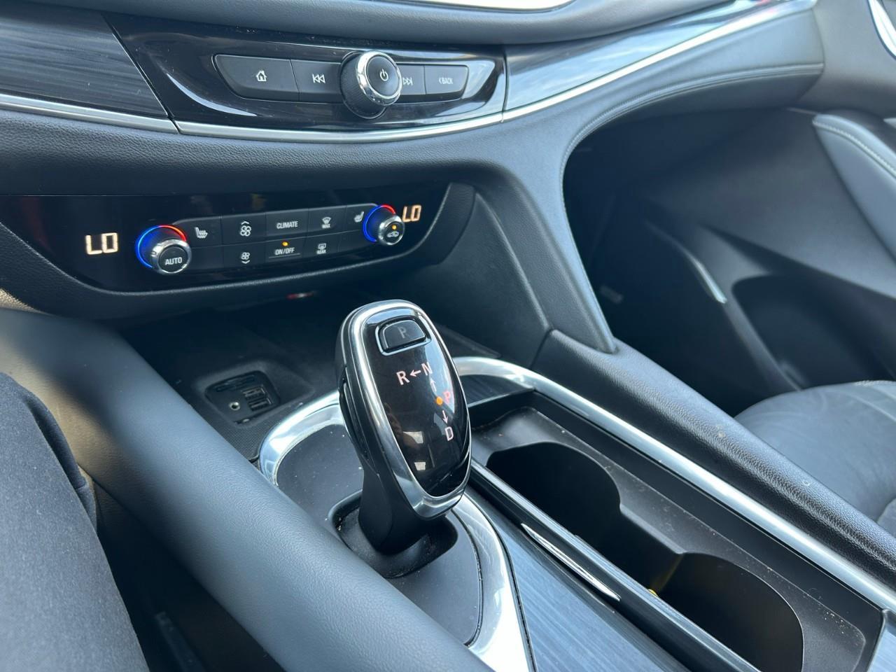 2020 Buick Enclave Essence AWD Photo