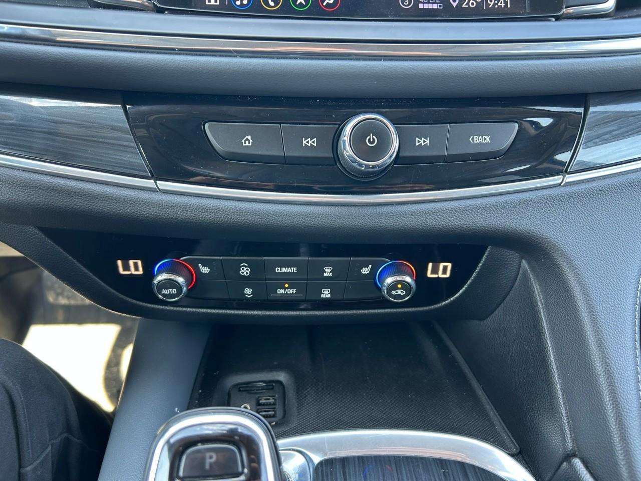 2020 Buick Enclave Essence AWD Photo