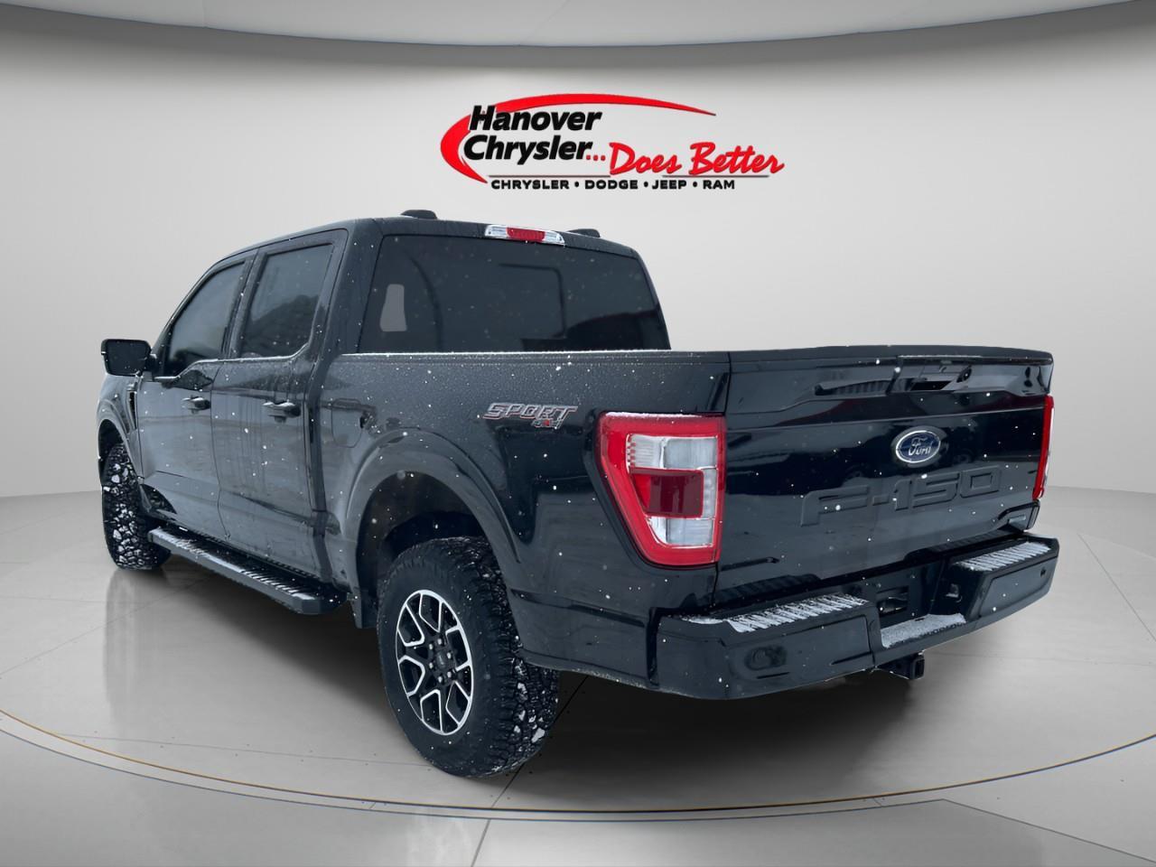 2022 Ford F-150 Lariat 4WD SuperCrew 5.5' Box Photo2