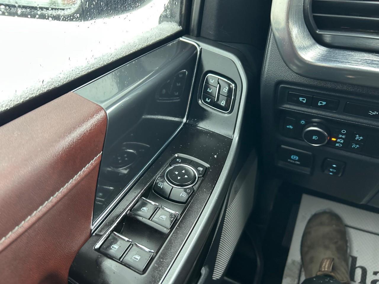 2022 Ford F-150 Lariat 4WD SuperCrew 5.5' Box Photo
