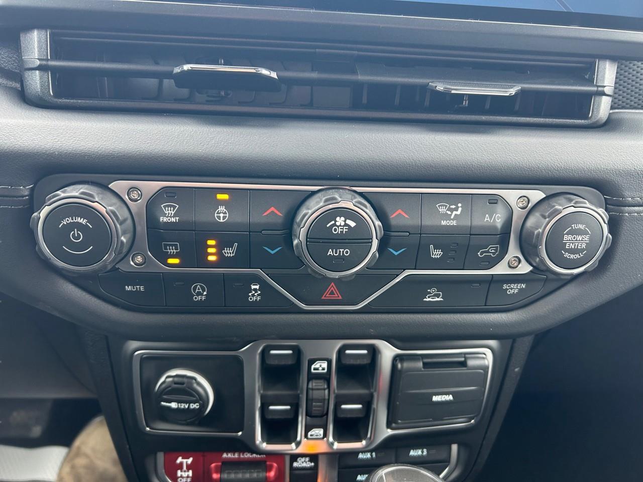 2026 Jeep Gladiator Mojave 4x4 Photo