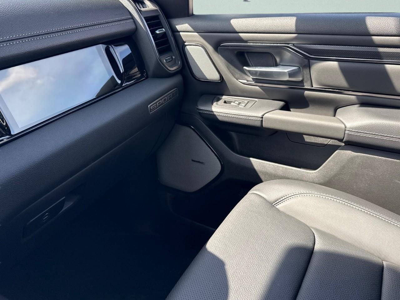 2026 RAM 1500 SPORT 4X4 CREW CAB 5'7" BOX Photo