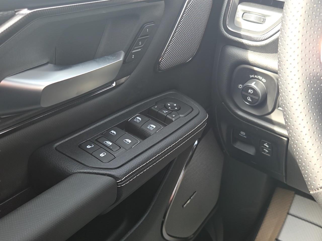 2026 RAM 1500 SPORT 4X4 CREW CAB 5'7" BOX Photo