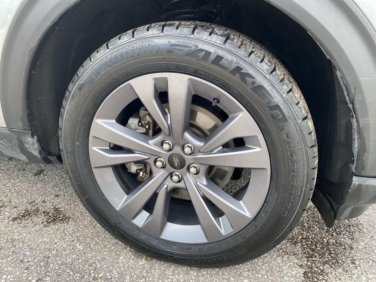 2023 Ford Explorer XLT Photo
