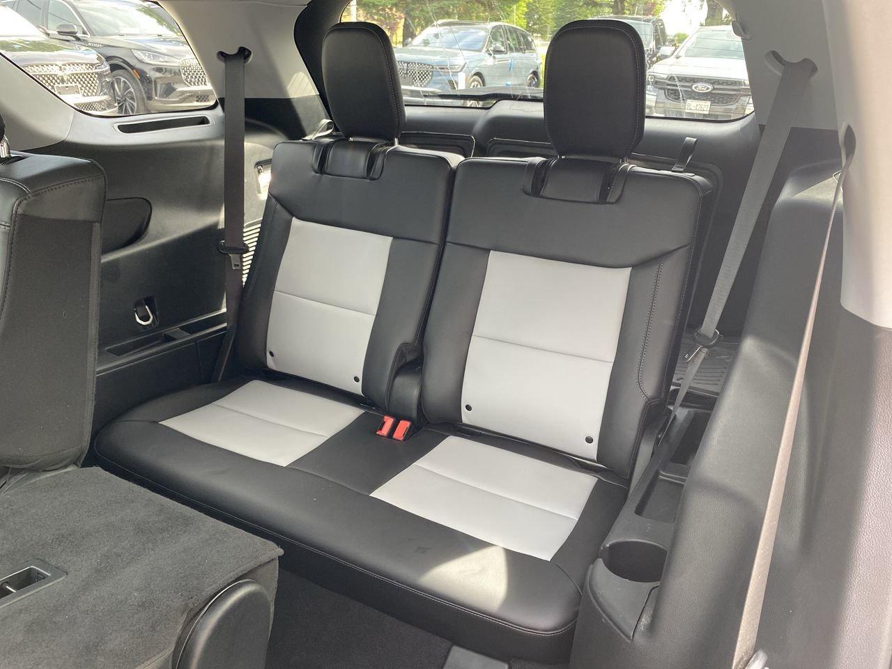 2023 Ford Explorer XLT Photo