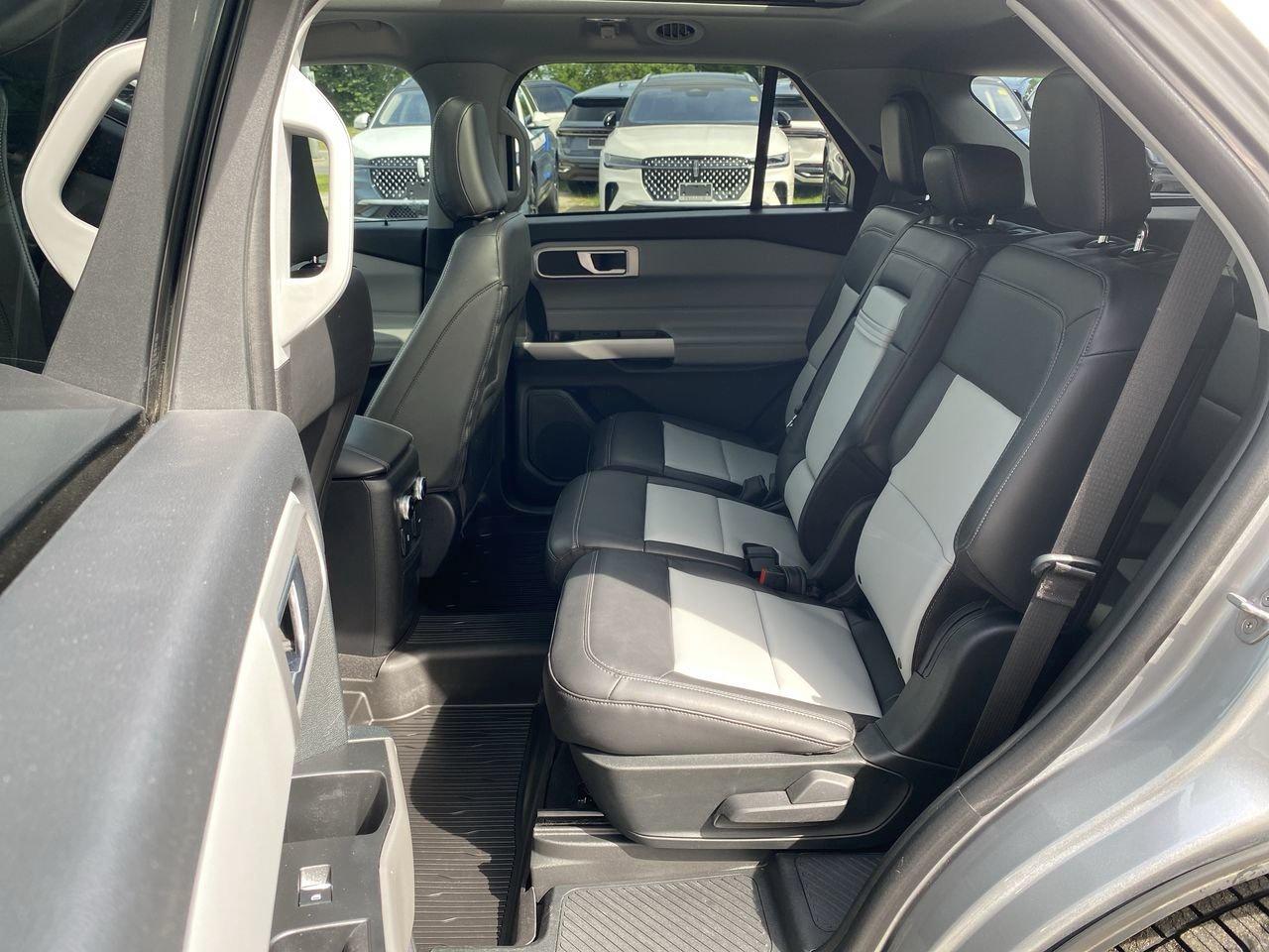 2023 Ford Explorer XLT Photo