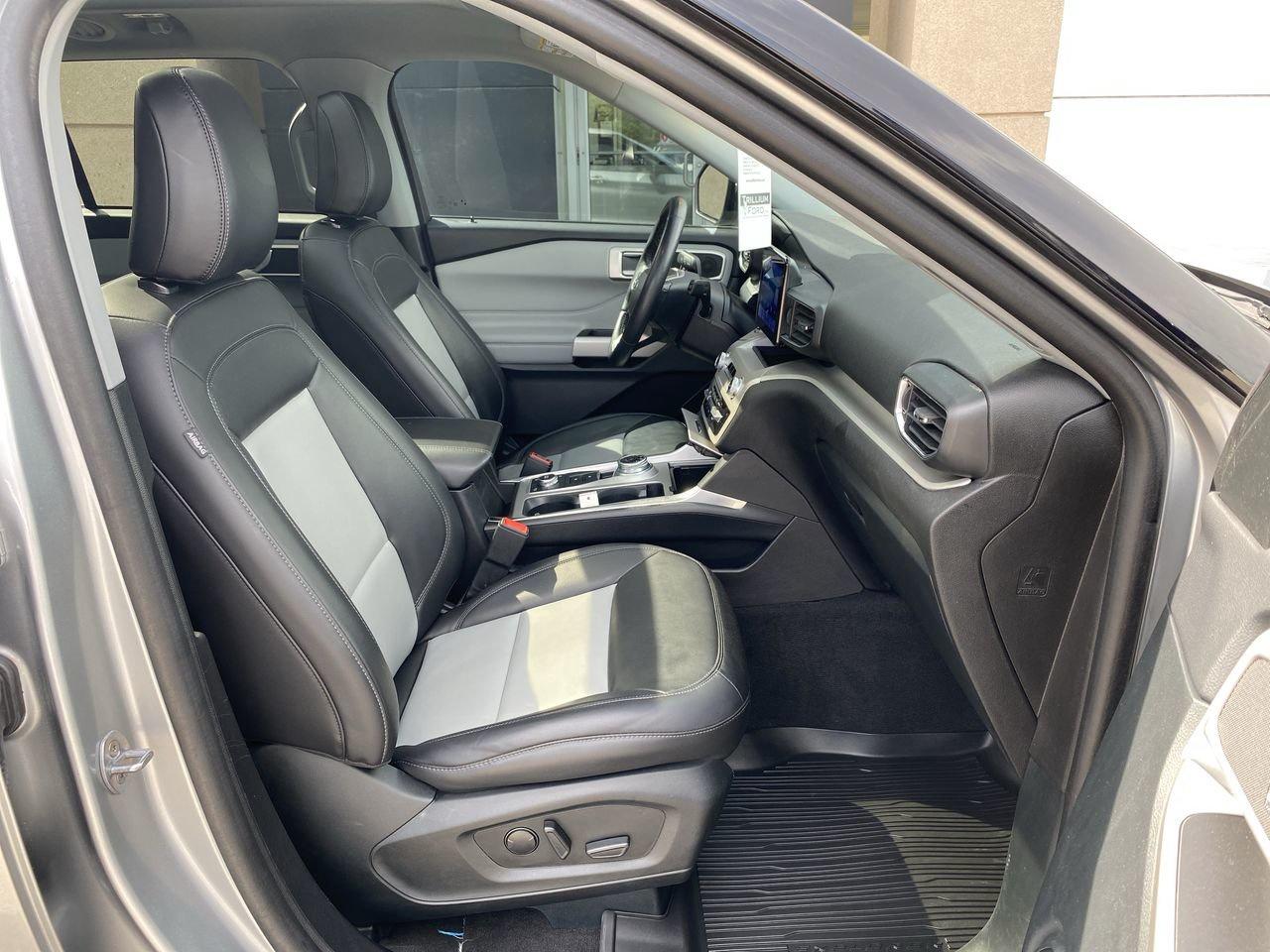 2023 Ford Explorer XLT Photo