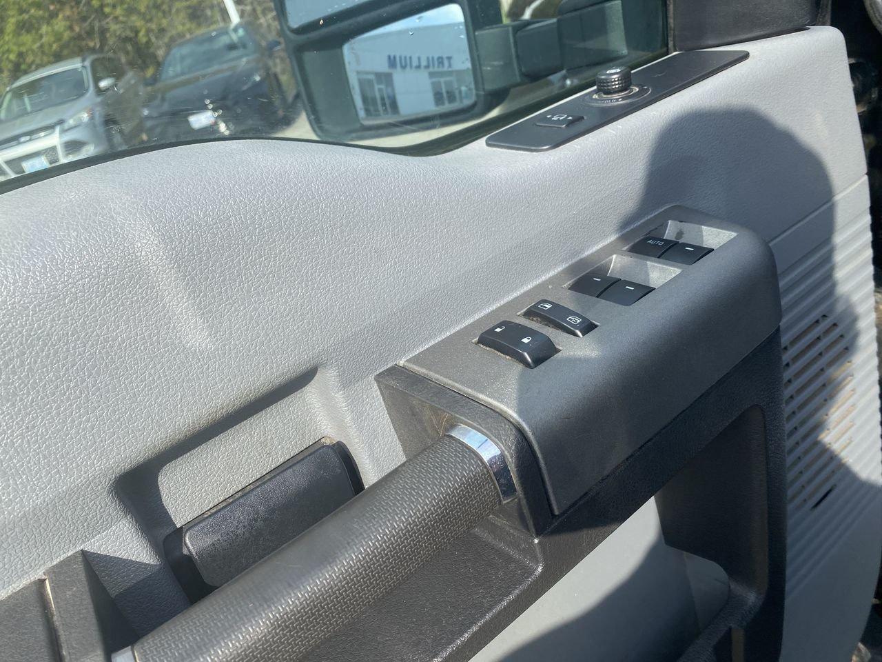 2012 Ford SUPER DUTY F-250 SRW XLT Photo