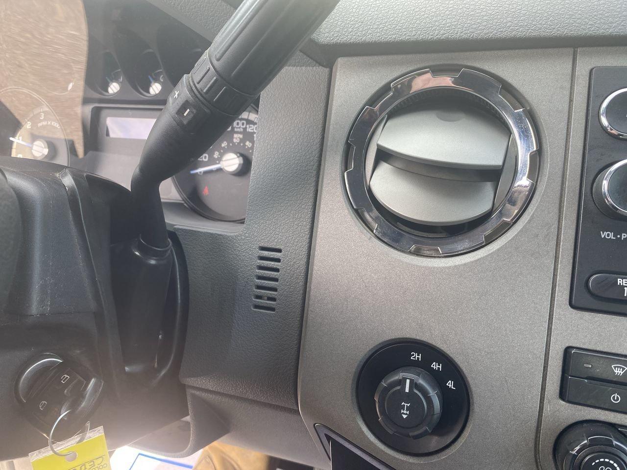 2012 Ford SUPER DUTY F-250 SRW XLT Photo