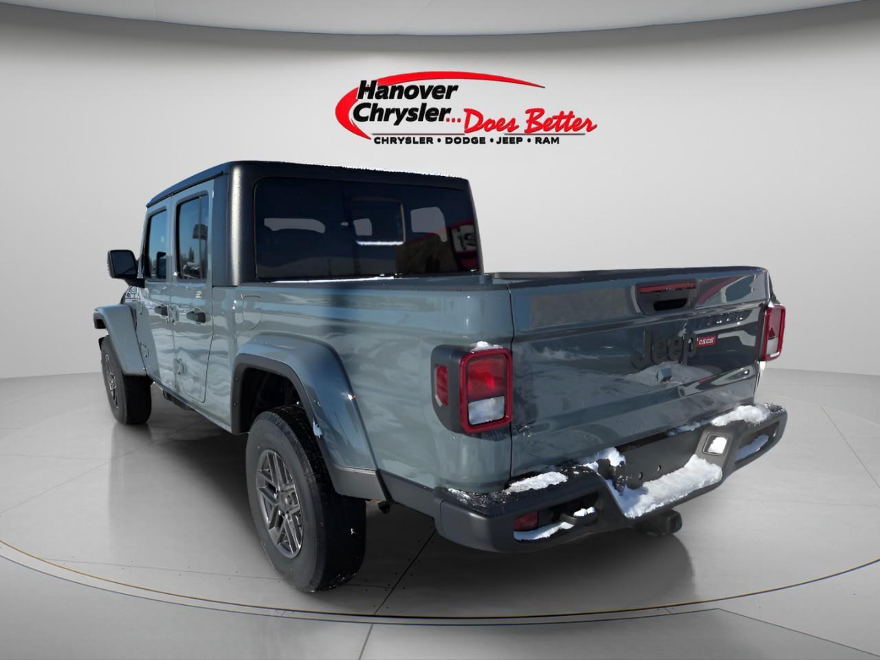 2026 Jeep Gladiator Sport S 4dr 4x4 Crew Cab 5 ft. box Photo