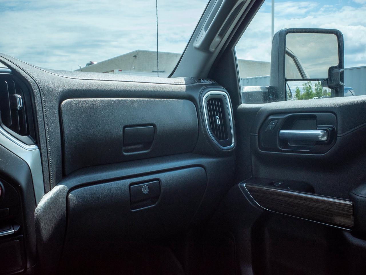 2022 Chevrolet Silverado 1500 LTD LT Trail Boss - Driver Adjustable Lumbar   WiFi Ho Photo