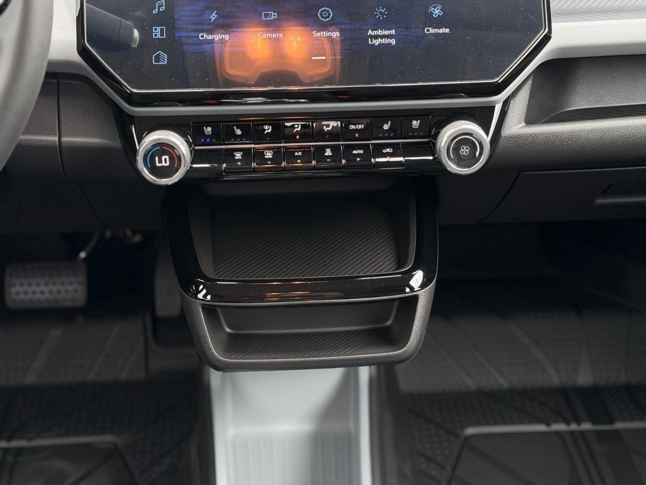 2027 Chevrolet Bolt RS 4dr Photo