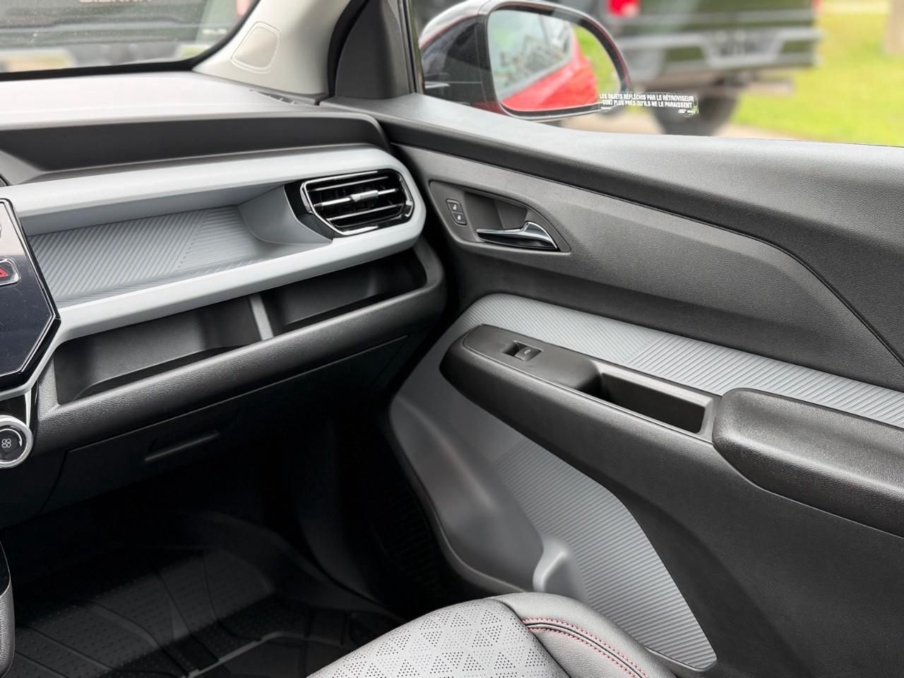 2027 Chevrolet Bolt RS 4dr Photo