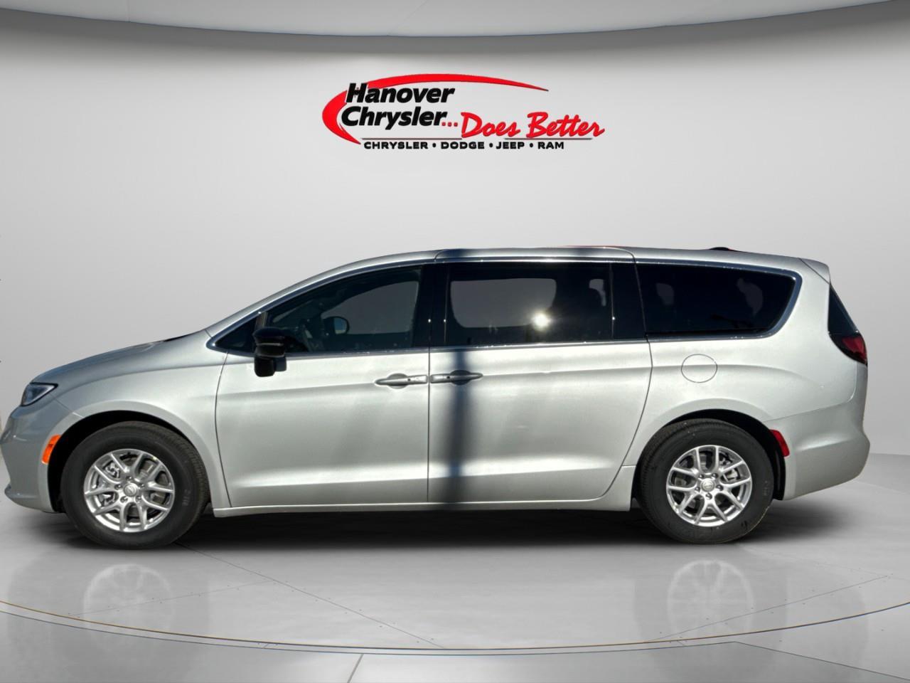 2026 Chrysler Pacifica Select FWD Photo