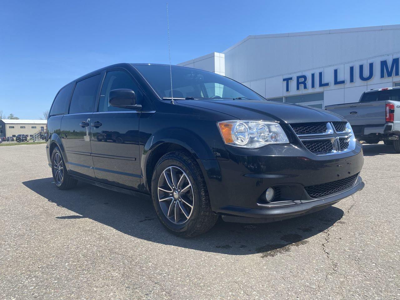 2017 Dodge Grand Caravan SXT Premium Plus Photo0