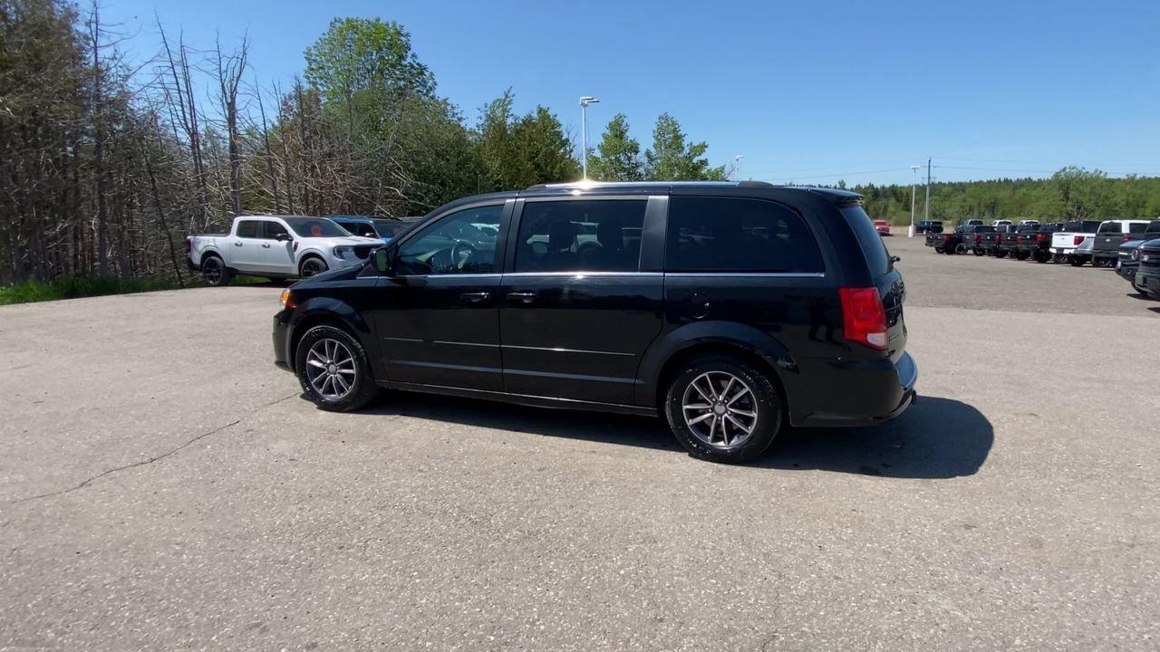 2017 Dodge Grand Caravan SXT Premium Plus Photo