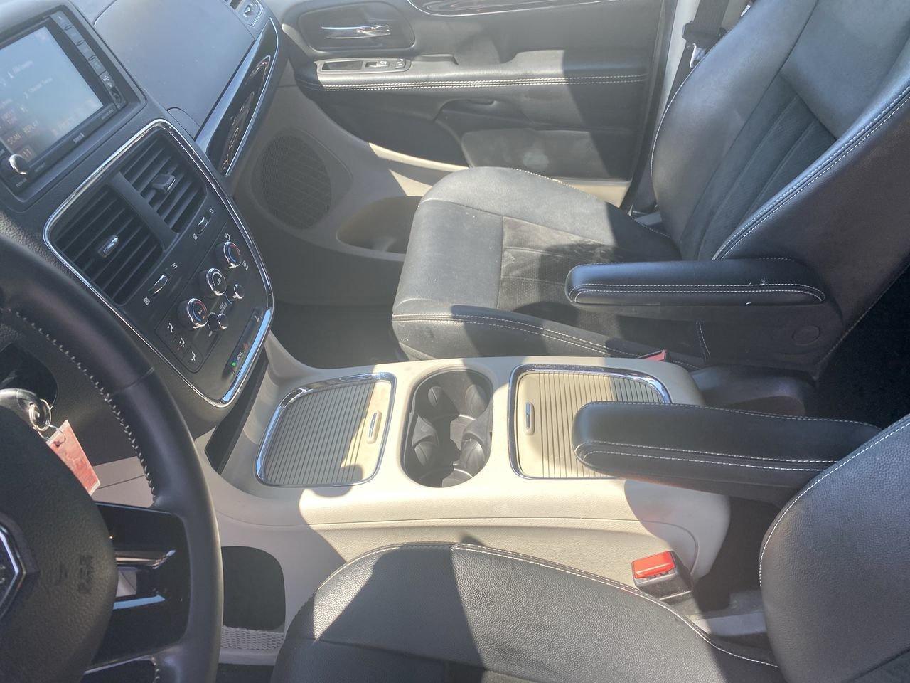 2017 Dodge Grand Caravan SXT Premium Plus Photo