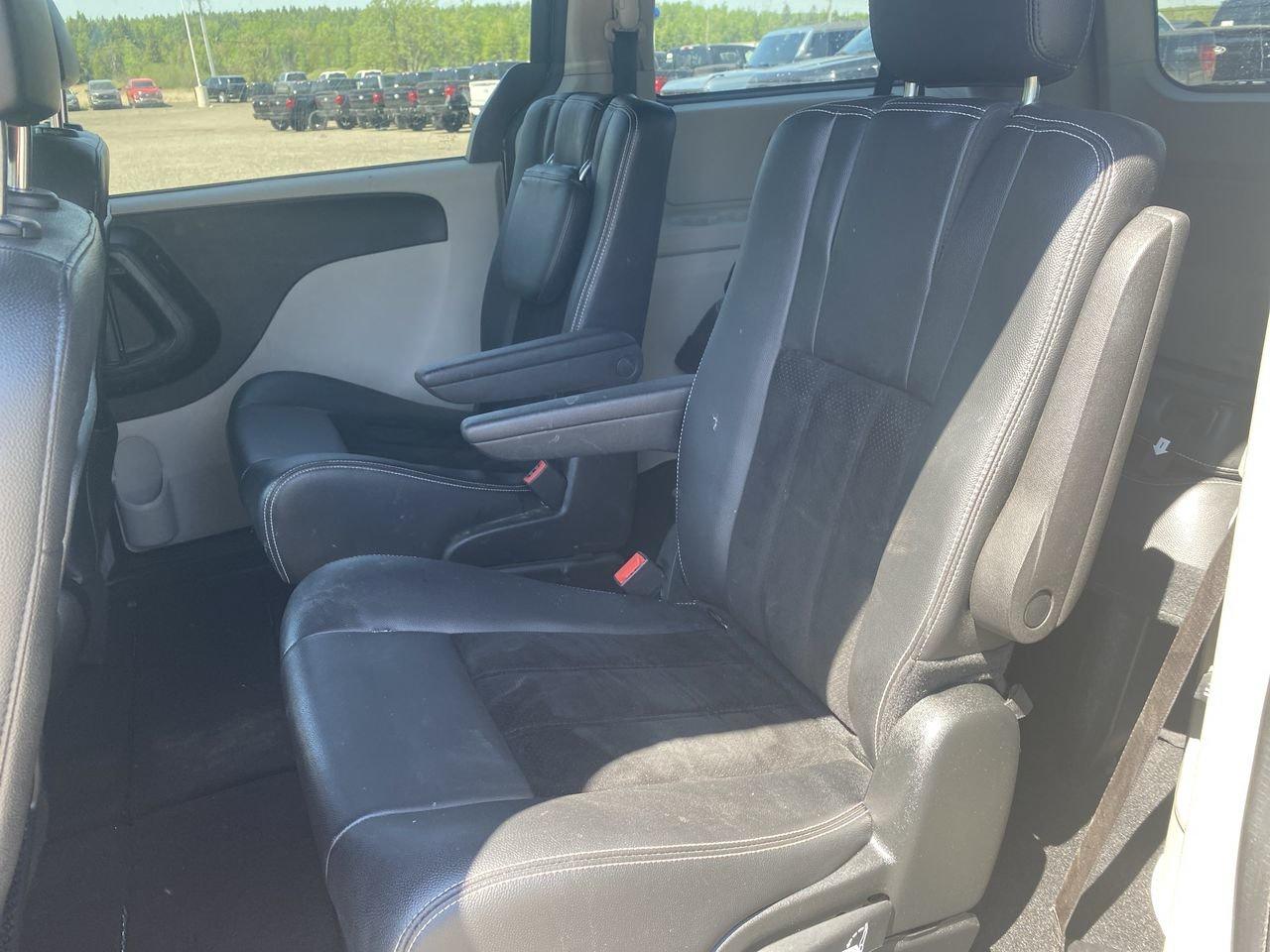 2017 Dodge Grand Caravan SXT Premium Plus Photo
