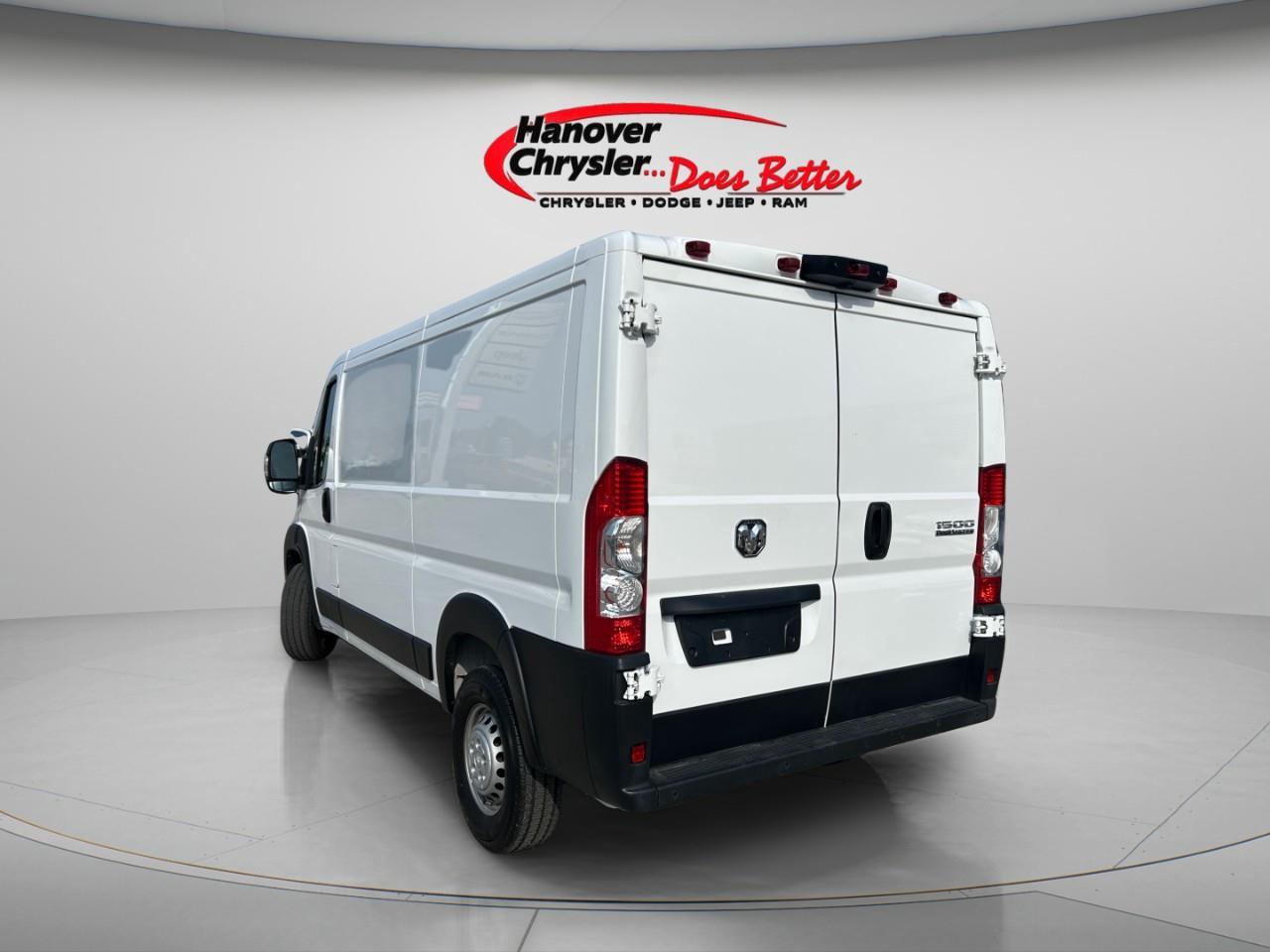 2024 RAM ProMaster Cargo Van Tradesman 1500 Low Roof 136" WB w/Pass Seat Photo2