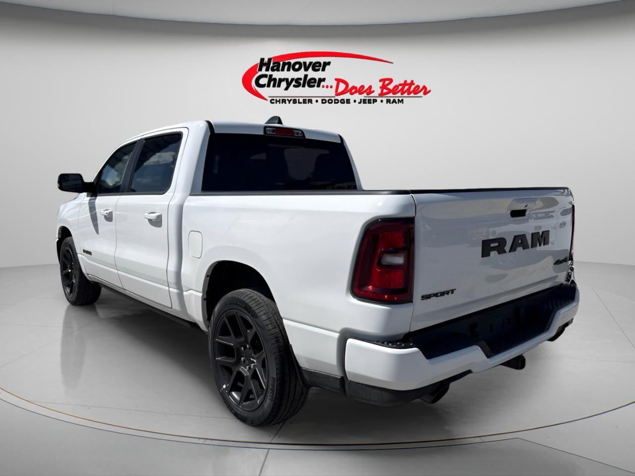 2026 RAM 1500 SPORT 4X4 CREW CAB 5'7" BOX Photo2