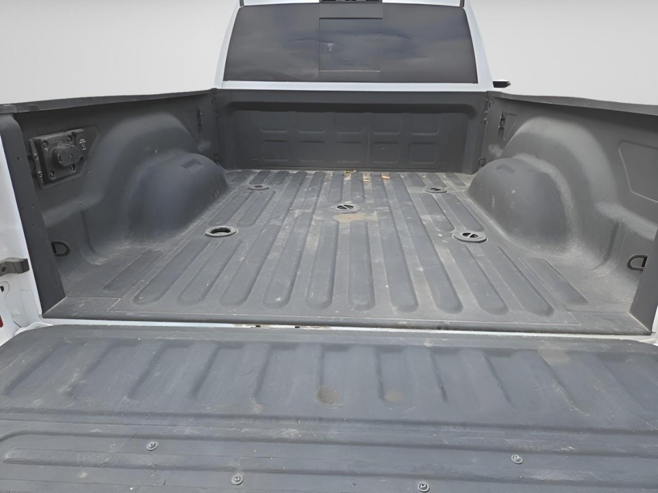 2022 RAM 2500 Laramie 4x4 Mega Cab 6'4" Box Photo3