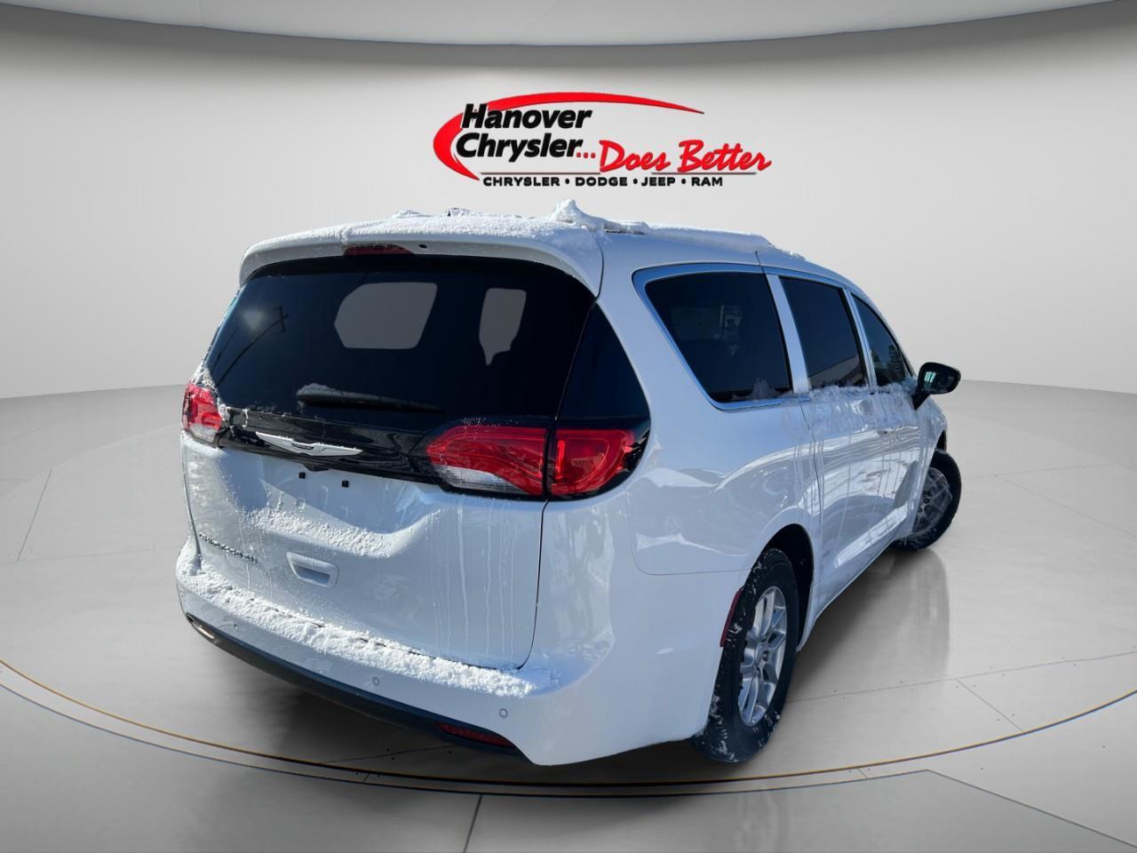 2026 Chrysler Grand Caravan SXT 2WD Photo4