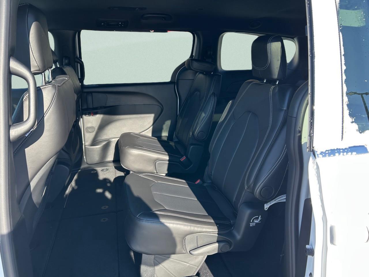 2026 Chrysler Grand Caravan SXT 2WD Photo