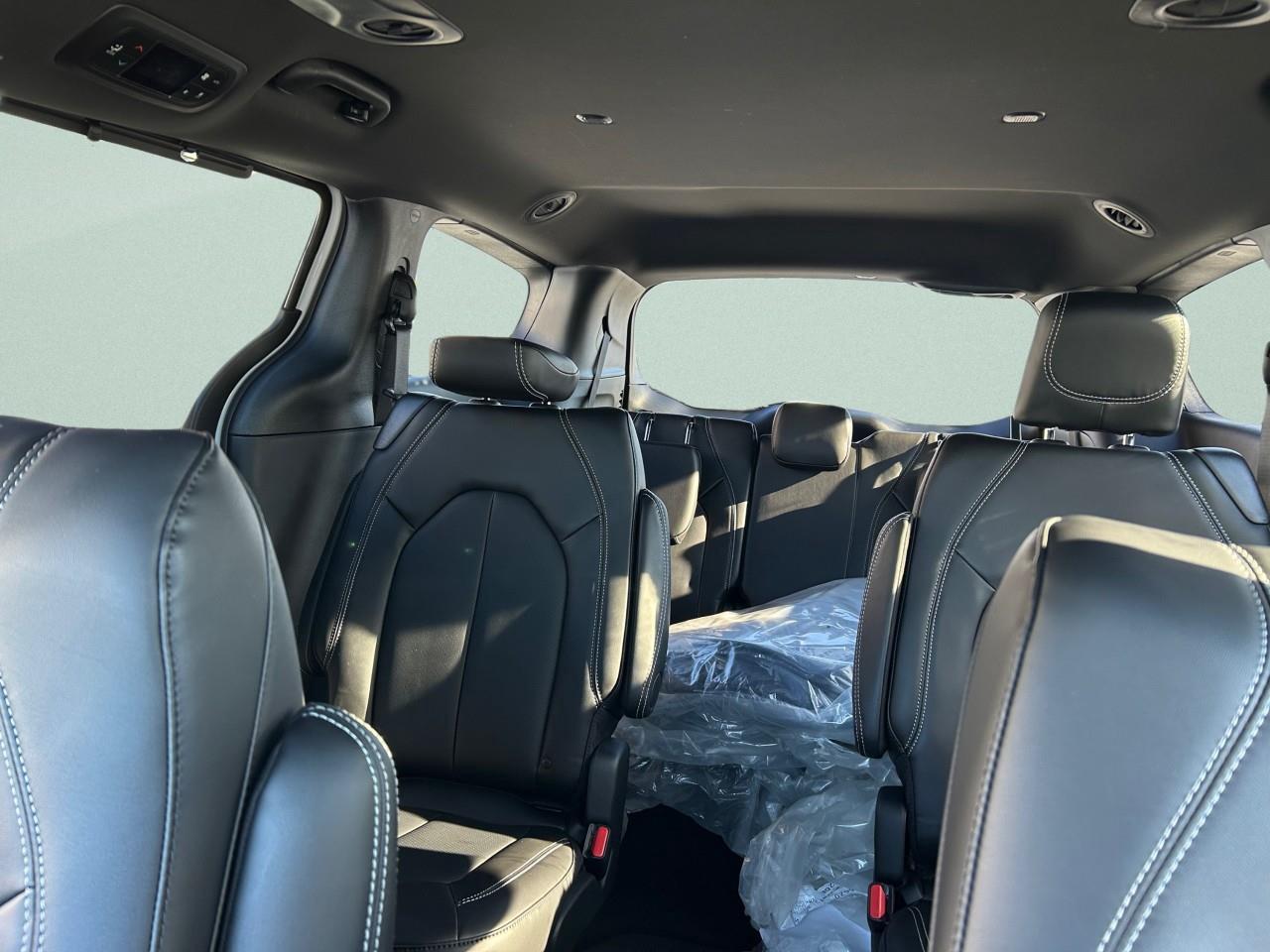 2026 Chrysler Grand Caravan SXT 2WD Photo