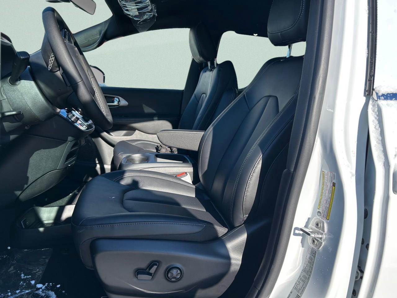 2026 Chrysler Grand Caravan SXT 2WD Photo