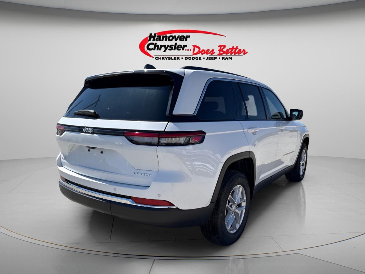 2026 Jeep Grand Cherokee Laredo X 4x4 Photo4