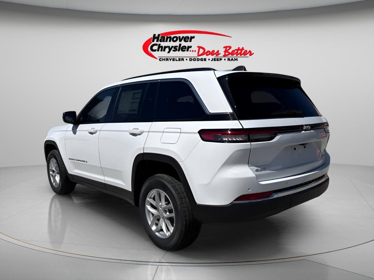 2026 Jeep Grand Cherokee Laredo X 4x4 Photo