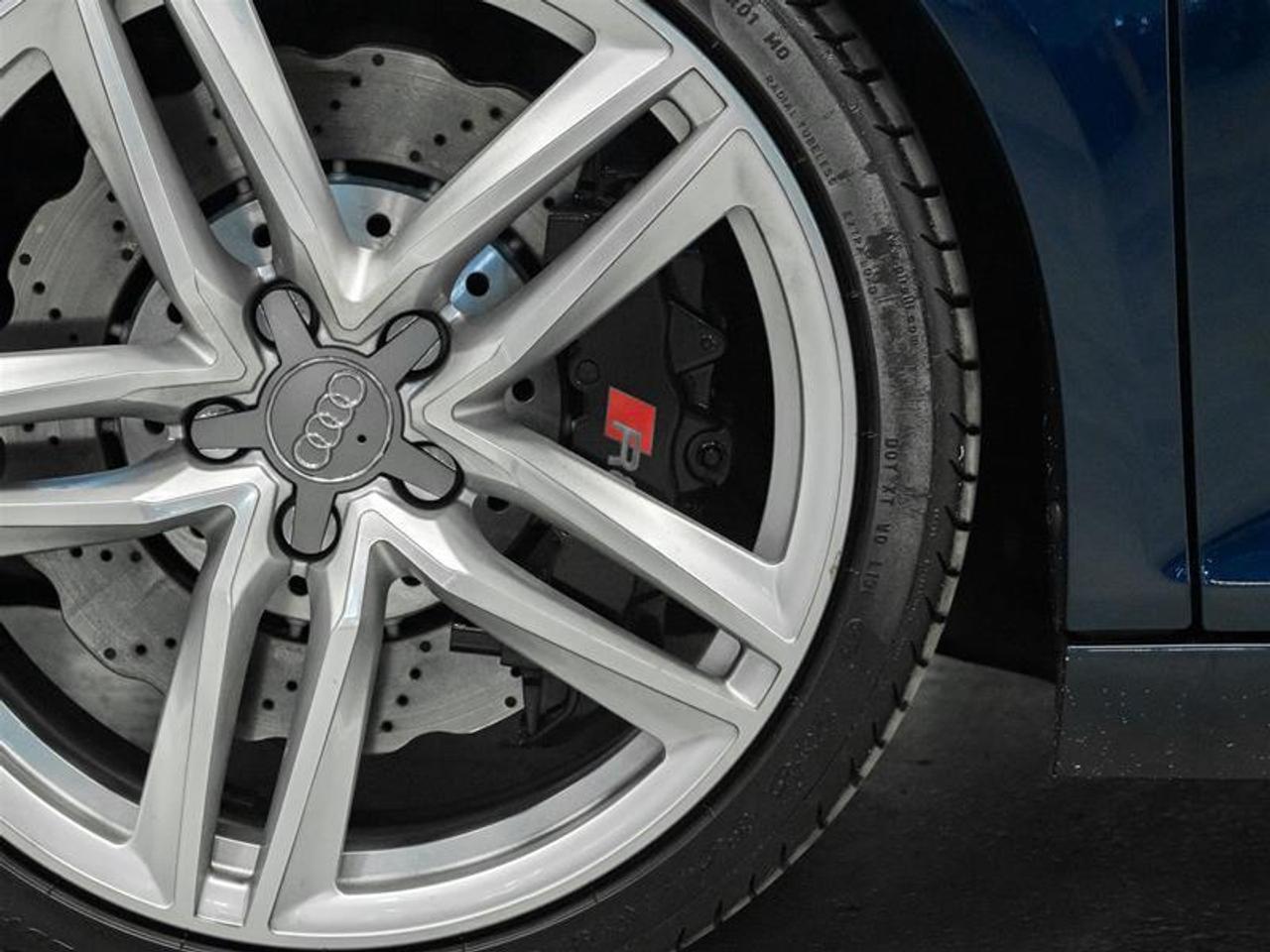 2014 Audi R8 4.2 (S tronic) 2dr All-Wheel Drive quattro Spyder Photo